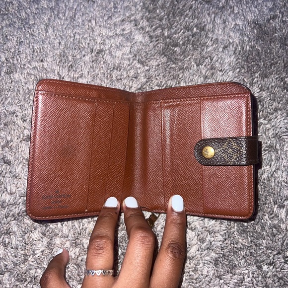 Lv Canvas Vintage Compact Zip Wallet - Picture 4 of 5